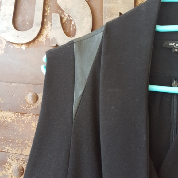 Black Ladies Dress by NUE 1904 Paris - Picture 3 of 12